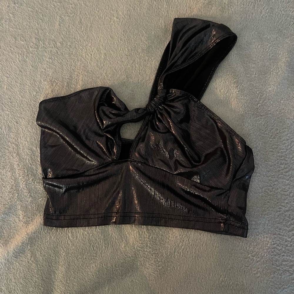 Metallic one shoulder top